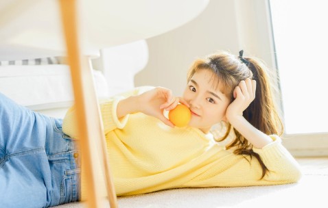 怀孕初期右胸大左胸小（怀孕初期右边胸部比左边胸部胀痛）