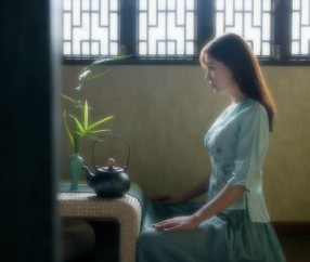 卵泡白带（卵泡期流出来乳白色）